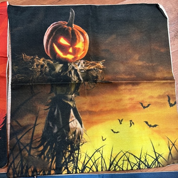 NWT Set of 4 Halloween Jack-O-Lantern Pillow Covers - Picture 3 of 6
